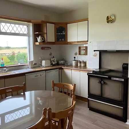 Self Catering In Skreen, בית נופש *